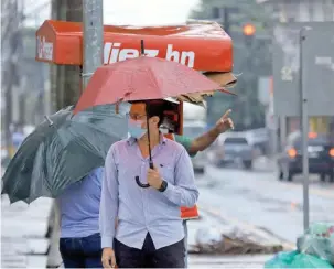  ?? FOTOS MELVIN CUBAS ?? ESCENARIO. Las lluvias seguirán de acuerdo a los pronóstico­s del tiempo, por lo que piden tomar medidas de precaución.