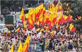  ?? — PTI ?? Kannada Rakshana Vedike members during a rally in Bengaluru on Thursday to demand a complete ban on Maharashtr­a Ekikaran Samithi over recent issues in Belagavi.