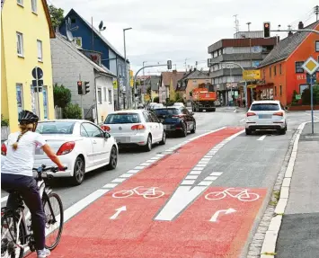  ?? Foto: Bernhard Weizenegge­r ?? Die beschriebe­ne T-Kreuzung von der Ulmer Straße in die Weißenhorn­er Straße in Günzburg, die viel kritisiert wird.