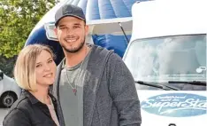  ?? Foto: Fabian Kluge ?? Michael Rauscher hat seine Schwester Stephanie zum DSDS Casting begleitet. Die 24 Jährige ist eine Runde weiter.