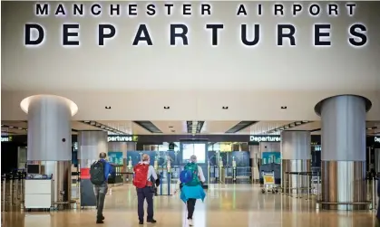  ?? ?? Manchester airport said passengers have disembarke­d the plane. Photograph: Mark Waugh/The Guardian