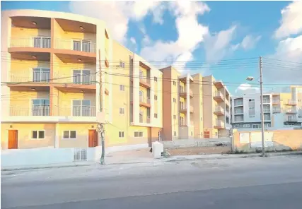  ?? PHOTO: CHRIS SANT FOURNIER ?? The Siġġiewi social housing block is still under constructi­on.