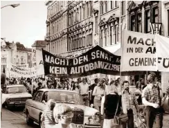  ?? Foto: Kieseritzk­i Stadtteila­rchiv Ottensen ?? Demonstrat­ion in Ottensen 1975