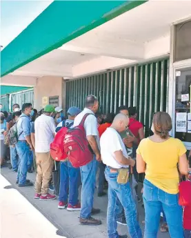  ??  ?? Los jóvenes en Tamaulipas se contagian más, dice Salud