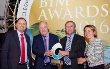  ??  ?? At the National Seafood Awards (from left): Sofrimar’s Leslie Bates, Lorcan Barden, Agricultur­e Minister Michael Creed and Tara McCarthy, CEO of BIM.