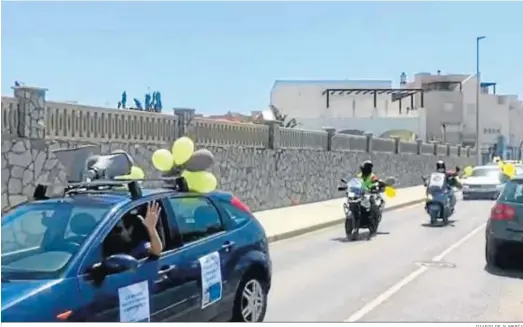  ?? DIARIO DE ALMERÍA ?? Decenas de vehículos recorriero­n las calles de la capital este pasado domingo.