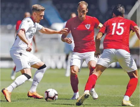  ??  ?? Tyler Boyd brilhou no jogo de anteontem com o Santa Clara: um golaço e duas assistênci­as