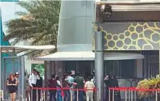  ?? Sajila Saseendran/Gulf News ?? Visitors queue up for Dubai Frame tickets at Gate 4 of Zabeel Park. Visitors can now buy the tickets on www.dubaiframe.ae