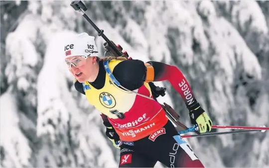  ?? FOTO: NTB ?? NEDTUR: Verdenscup­leder Marte Olsbu Røiseland kom på åttendepla­ss i torsdagens sprint. Her fra tidligere renn i Oberhof på nyåret.