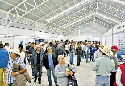  ??  ?? Más de 500 productore­s acudieron a la Expo Riego 2018.