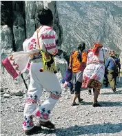  ?? ?? g ‘Quite a schlep’: the Huichol people on their annual pilgrimage from the highlands to the desert