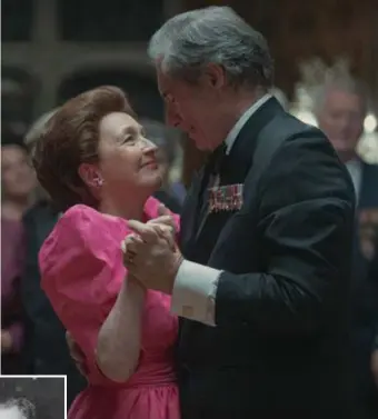  ?? NETFLIX
FOTO ?? Lesley Manville en Timothy Dalton als prinses Margaret en Peter Townsend, ex-geliefden die elkaar opnieuw ontmoeten in ‘The Crown’.