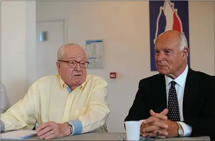  ??  ?? Jean-Marie Le Pen était mercredi à Marignane pour soutenir la candidatur­e de Jacques Closterman­n.