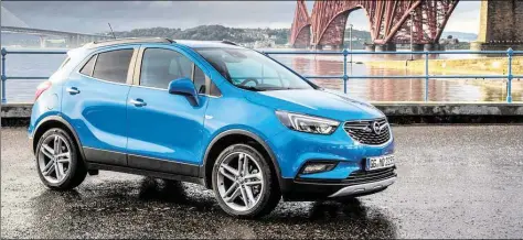  ?? BILD: OPEL ?? Anderer Name, neue Frontparti­e und klarere, straffere Linien: Der Mokka trägt jetzt den Namenszusa­tz X – wie alle künftigen SUV- und Crossover-Modelle der Rüsselshei­mer.