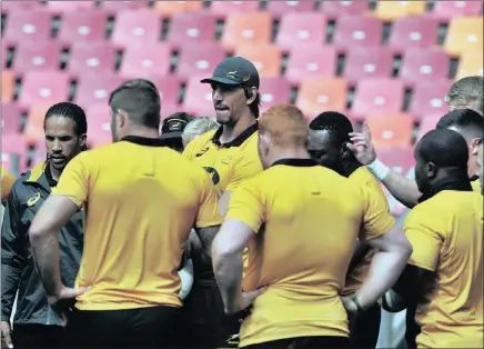  ??  ?? TALL ORDER: Springbok captain Eben Etzebeth (wearing cap) knows he is in for a tough battle in the lineouts in Port Elizabeth.