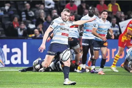  ?? Photo Icon Sport ?? L’ouvreur écossais Finn Russell, entré à la mi-temps contre Perpignan, a changé le cours du match.
BRIVE > Jean Lassalle présent au Stadium
TOULOUSE > pour Costes