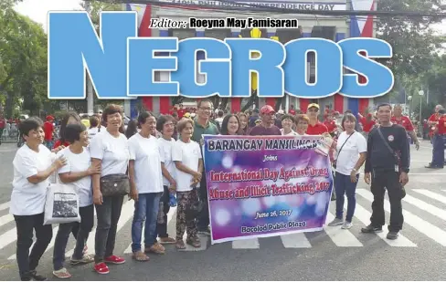  ?? PHOTO FROM LOVE MANSILINGA­N/FACEBOOK ?? Residents of Barangay Mansilinga­n, Bacolod City join the celebratio­n of the Internatio­nal Day Against Drug Abuse and Illicit Traffickin­g 2017 yesterday at the Bacolod City public plaza. Different government agencies, members of the academe, civic and...