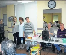  ??  ?? La directrice (L. gourdou) ouvre la séance avec des remercieme­nts