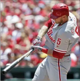  ?? TOM GANNAM — THE ASSOCIATED PRESS ?? Phillies outfielder Michael Saunders had two hits against Arizona Diamondbac­ks on Saturday to break out of an 0-for-19 slump.