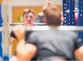  ?? Photo / Getty Images ?? Beauden Barrett works the weights in Dublin ahead of the Ireland test.