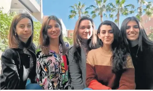  ?? D. A. ?? Rocío, Laura, Raquel, Wasima y Cristina, creadoras de Influencel­ls.