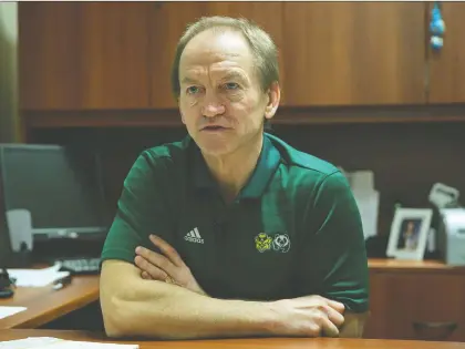  ?? LARRY WONG/FILES ?? University of Alberta athletic director Ian Reade says the deal between the school and the men’s hockey alumni associatio­n is a long-term solution for the Augustana Vikings.