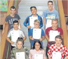  ?? FOTO: SCHULE ?? Hermann-Gmeiner-Schüler freuen sich über Zertifikat.