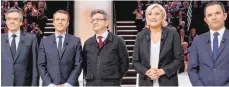  ?? FOTO: AFP ?? Dreieinhal­bstündiger Schlagabta­usch (von links): François Fillon, Emmanuel Macron, Jean-Luc Melenchon, Marine Le Pen, Benoît Hamon.