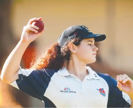  ?? Picture: GLENN CAMPBELL ?? Olivia Pilkington in action during the Darwin Eagles’ U15 cricket clash with Waratah at Marrara