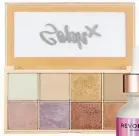  ??  ?? Paletă de iluminatoa­re Soph Highlighte­r Palette, Revolution, 59 Lei