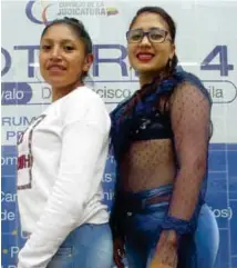  ??  ?? Paola Tobar y Estefanía Guerrón.