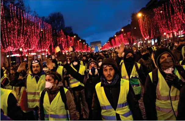  ?? FOTO: JACOB EHRBAHN/RITZAU SCANPIX ?? Den franske protestbev­aegelse de gule veste har fremsat ønsker om mere direkte demokrati, herunder flere folkeafste­mninger. Praesident Emmanuel Macron er dog meget lunken over for idéen.