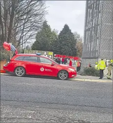  ?? Picture: Dini Alijaj ?? Ashford College was evacuated on Tuesday