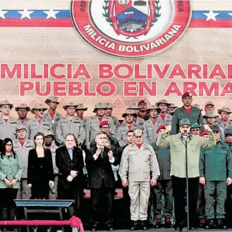  ?? REUTERS ?? Maduro se apoya en los militares, y éstos en Maduro, para beneficiar­se económicam­ente y evitar ser objeto de medidas judiciales, dicen politólogo­s/