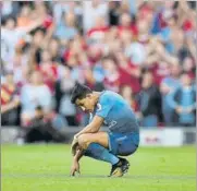  ?? FOTO: GETTY IMAGES ?? Alexis, cabizbajo tras el 4-0 en Anfield