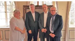  ?? RP-FOTO: ARL ?? Kanadas Konsulin Marthe Lemay, Forscher Willi Korte (v.l.), Händler Frank Hargesheim­er und Stephan Klingen (Zentralins­titut für Kunstgesch­ichte)