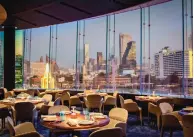  ?? ?? ACROSS THE RIVER
Blue by Alain Ducasse is right across the river, offering stunning views and food that is even better