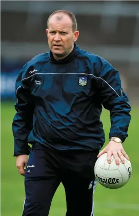  ??  ?? Limerick football manager Billy Lee vented his fury at the county board over an administra­tion oversight and no food being provided to his players midweek