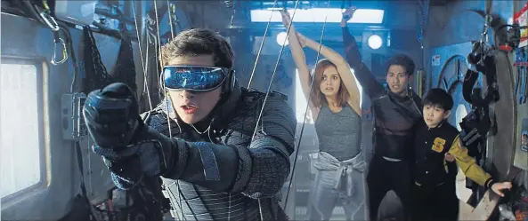  ?? [ Warner] ?? Im Jahr 2045 regiert die Virtual-Reality-Brille: Tye Sheridan in „Ready Player One“.