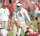  ?? BRYAN TERRY/THE OKLAHOMAN ?? Coach Lincoln Riley and OU play host to West Virginia on Saturday night.