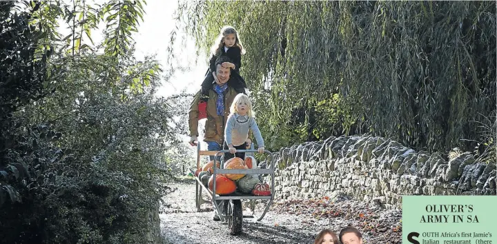  ?? Picture: JOE SARAH ?? GOURD DAY: Jamie Oliver and two of his brood