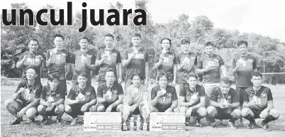  ??  ?? PASUKAN Sobo United B dan C bergambar bersama selepas majlis penyampaia­n hadiah.