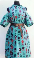  ??  ?? ON TREND: Ocean breeze print dress.