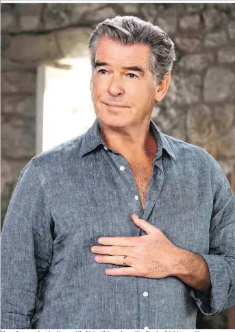  ??  ?? Pierce Brosnan singt in „Mamma Mia 2“deutlich weniger: „Was für eine Erleichter­ung!“