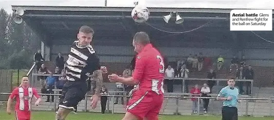  ??  ?? Aerial battle Glens and Renfrew fight for the ball on Saturday