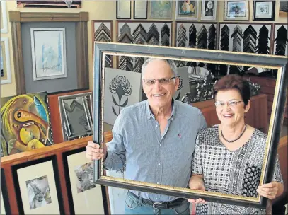  ?? Picture: BRIAN WITBOOI ?? PICTURE THIS: Keith and Glenis Johns at their arty framing shop in Westbourne Road