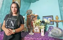  ??  ?? Para Sandra participar en la Pasión de Cristo es un sueño que tenía desde pequeña, pues año con año su familia seguía la representa­ción.