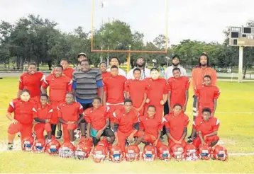  ?? EMMETT HALL/CORRESPOND­ENT ?? The Fort Lauderdale Falcons 10-Under Division team enjoyed a successful regular season in the Florida Youth Football League. The Falcons defeated the cross-town rival Hurricanes to secure a spot in the FYFL playoffs.
