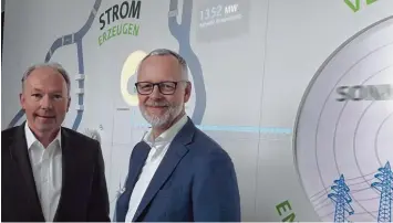  ?? Foto: mke ?? „Wir stehen an der Schwelle zu einem neuen Energiezei­talter“, meinen die Lechwerke Vorstände Norbert Schürmann (links) und Markus Litpher.