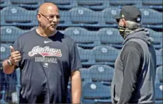  ?? Matt Freed/Post-Gazette ?? Indians manager Terry Francona talks with Derek Shelton.